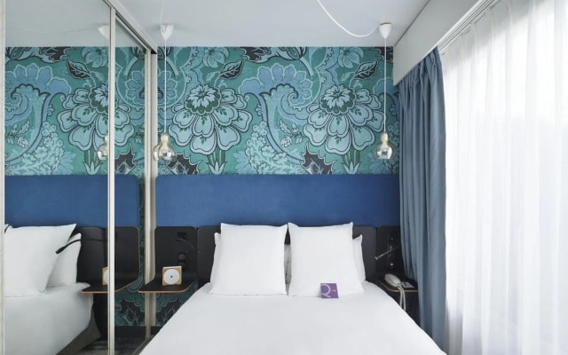 Relais de Lyon by Malone
