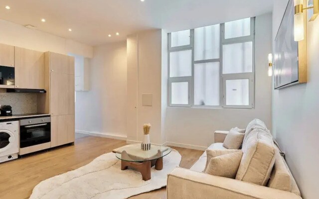 Elegant Apartment With Buttes-chaumont Park