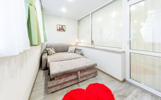 Sun City Apartment (Сан Сити Апартмент) на улице Островского