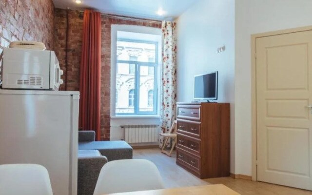 Apple-Paradise Apartments
