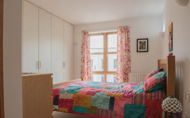 Lovely 2 Bedroom Flat in Excellent Location
