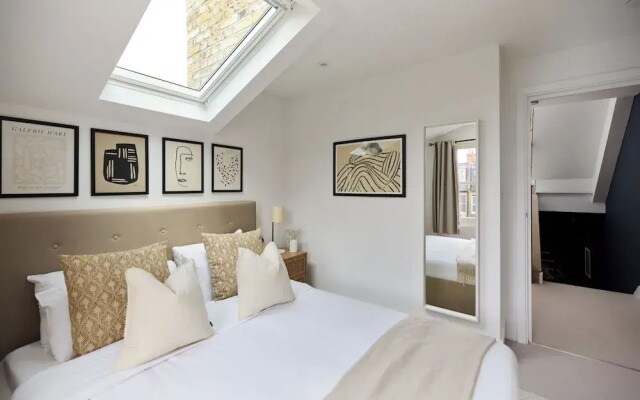The Skylight One-Bed at Elspeth Road