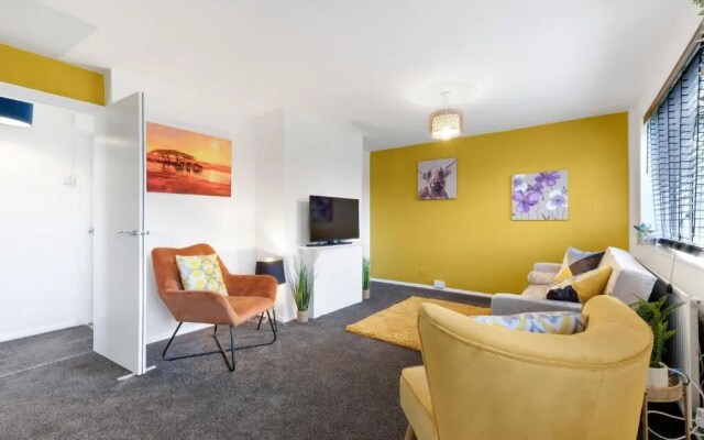 Brambles House West Drayton 3 Bedroom