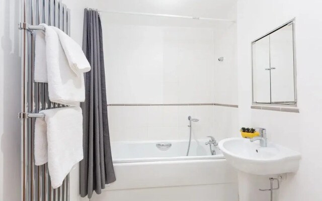 Waterside Bliss 2 Bed 2 Bath Apartment