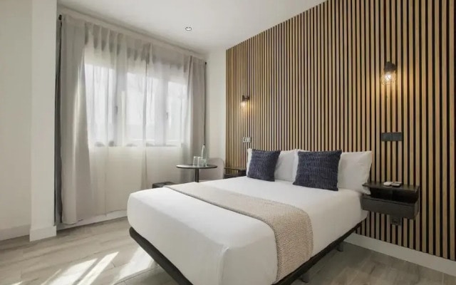 Dobo Madrid Lucero