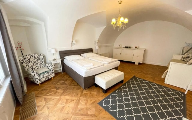 U Obecního dvora 3 - Old Town Apartment