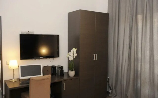 Le M Apartment