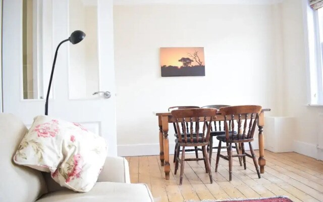 2 Bedroom Flat in Earlsfield
