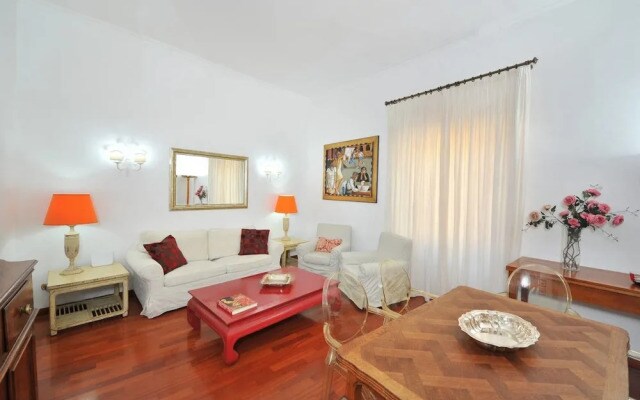 Elegant and Large 3beds Flat Beside Piazza Popolo