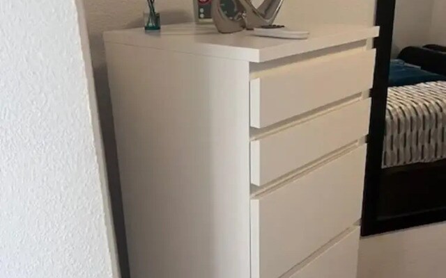 Sunny 1 Bedroom Apartment Retreat