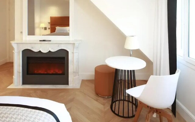 Hotel R De Paris