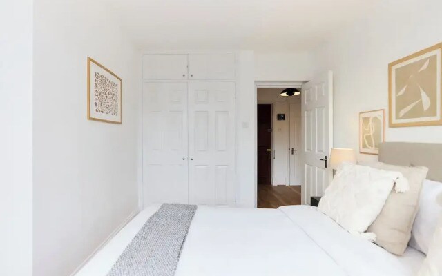 The Goodge Street Place - Bright 2bdr Flat