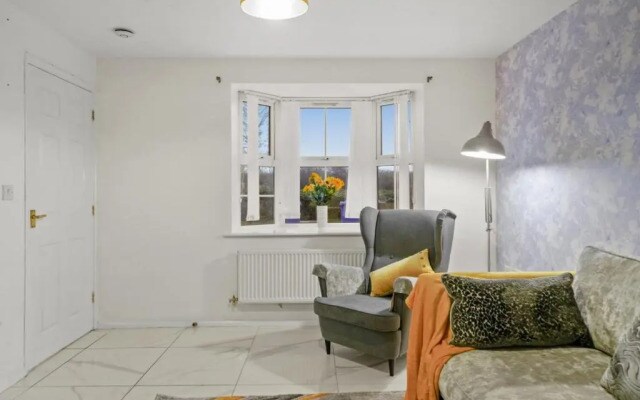 Tayberry Close Contractors & Leisure Apartment by Leecroft Stays