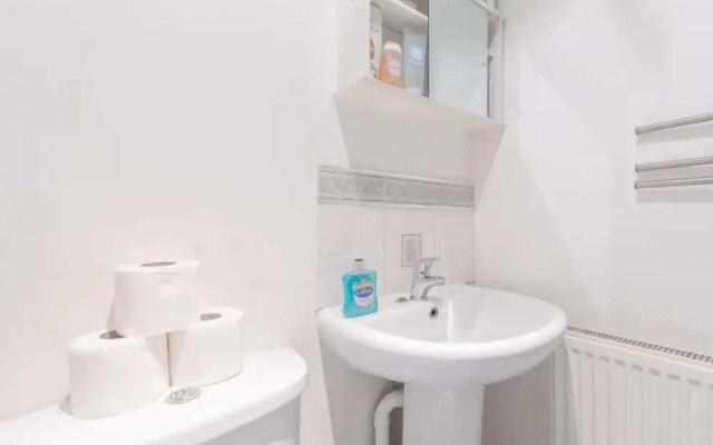 Studio W/private Patio Heart of Brixton, London!