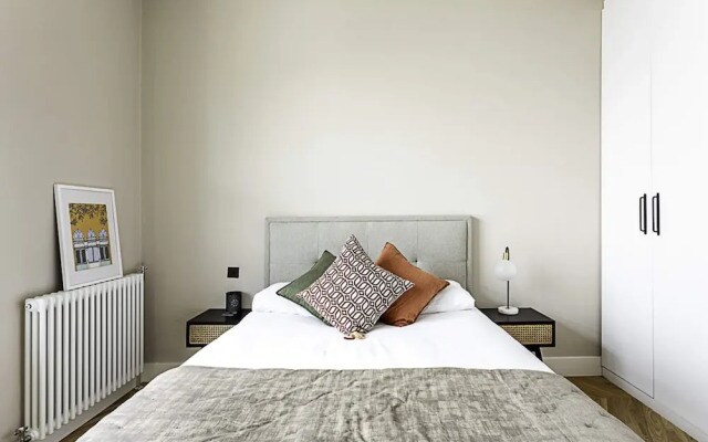 Well-decorated Notting Hill Flat