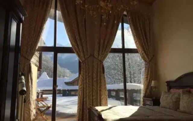 Chalet Mobius