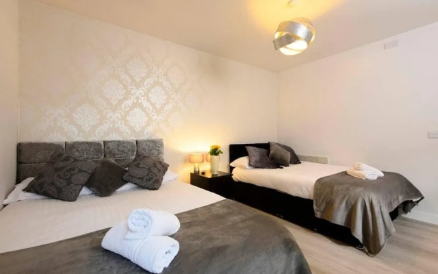 1 bed Apartment Close to Football Grounds
