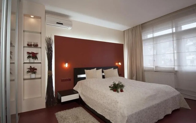 Krystal Hotel
