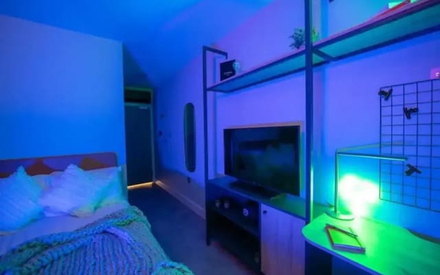 Comfortable Ensuite rooms - GUILDFORD - Campus Accommodation