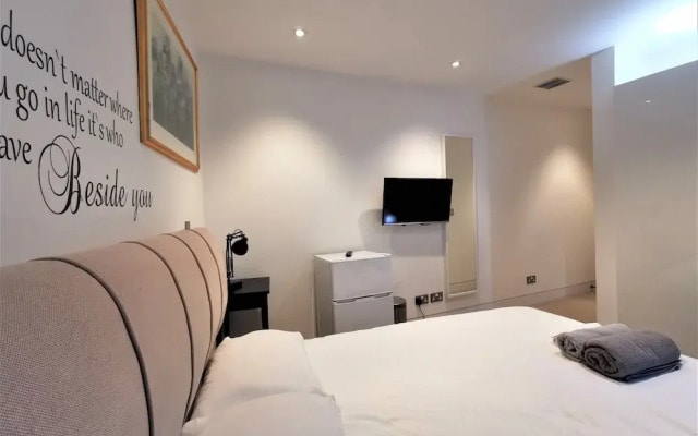 Double Room with Balcony - 3b