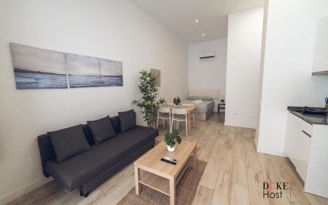 Santa Maria de la cabeza1 Apartments