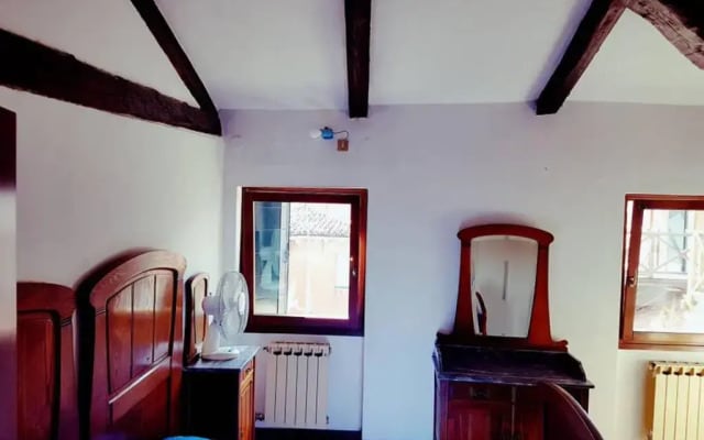 Large Top 3 Rooms Flat Central Rialto