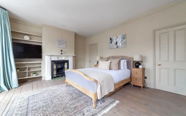 5 Bed Apartment in Clapham