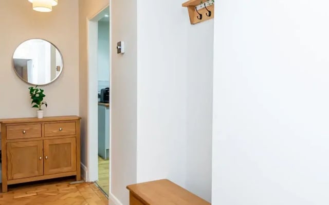 Stunning 2-bed Apartment in Purley - Croydon Gem
