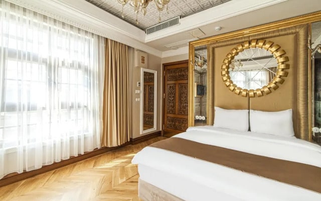 Studio Room in Historic Mansion in Beylerbeyi