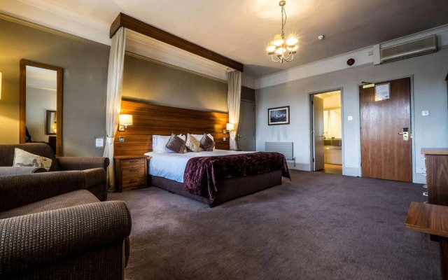 The Bridge Hotel Greenford