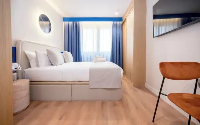 Iconic Suites
