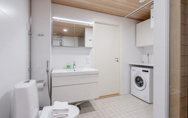 Stylish New 1BR Home with Sauna, Hosts 4 Guests