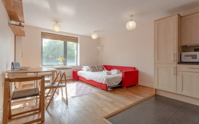Charming 1 Bedroom Property Next to Clapham Common