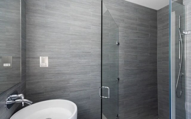 The Latimer Road Escape - Modern 4BDR House with Garden