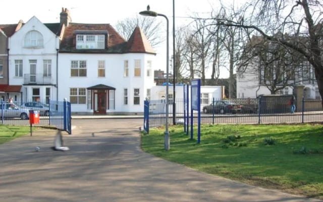 London Tottenham - good for centre
