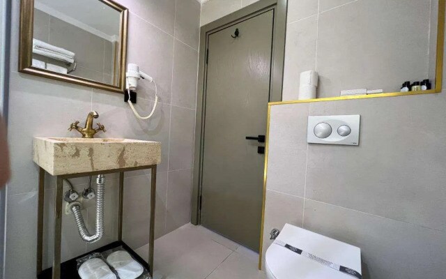 By Kinyas Hotel
