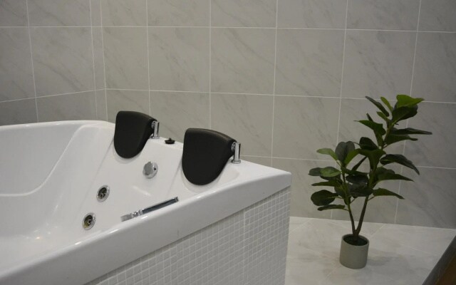 Notte Place Hotel (Нотте Плейс)