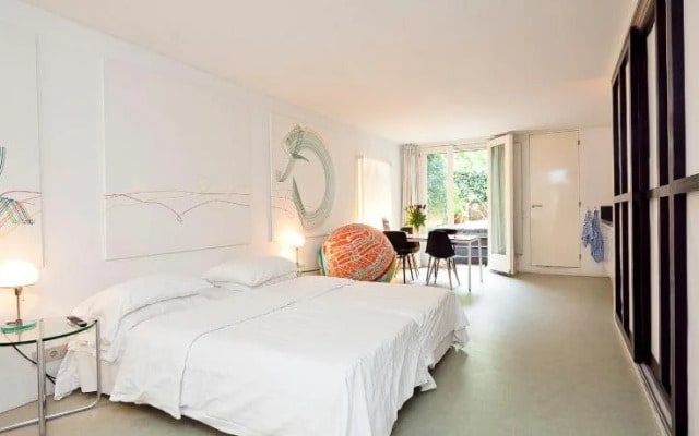 Kien Bed & Breakfast Studios