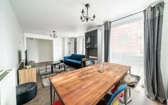 2 Bed Apartment Near Mark Street Gardens