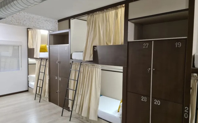 M-A Rooms Mate