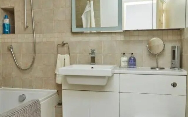 Brecknock Road House