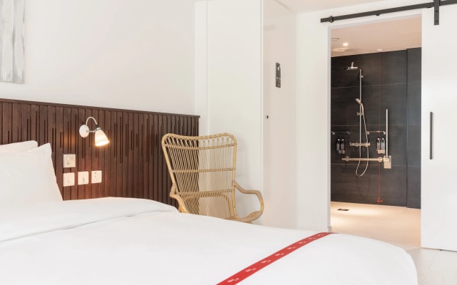 Ruby Zoe Hotel London by IHG