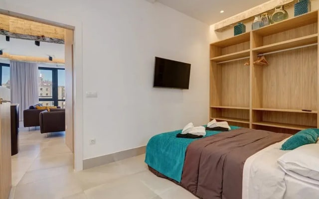 Luxury Apartments In Málaga by Seric