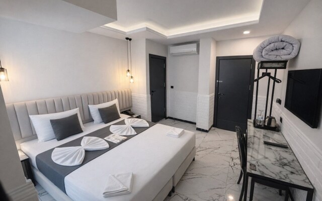 D Twins plus Hotel