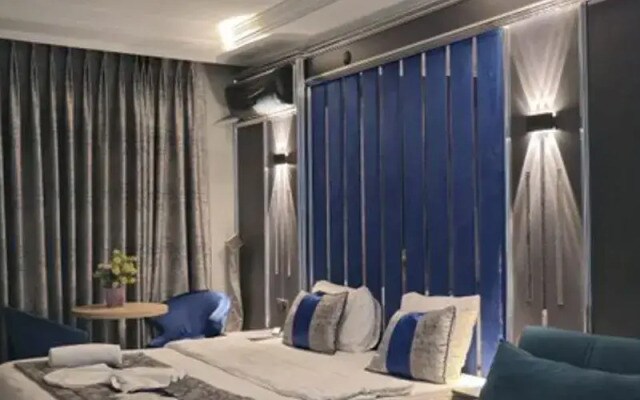 Blue Plus Hotel