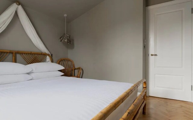 Brewster Gardens IV by Onefinestay