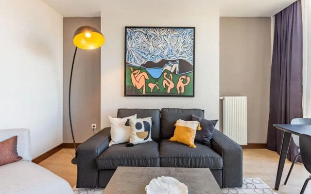 Charming Flat with Gorgeous City View in Atasehir