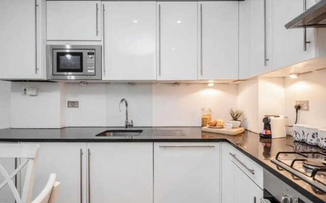 The Heart of Covent Garden Sleeps 4