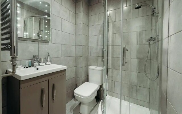 Halifax House, Studio Apartment 209