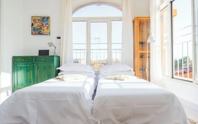 St. John Basilica Lovely Tower Apartment
